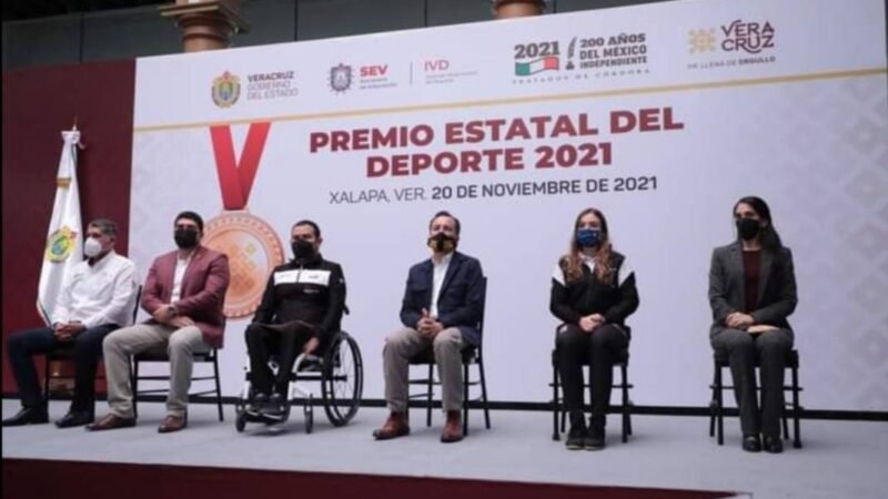 ENTREGAN PREMIO ESTATAL DEL DEPORTE A MEDALLISTAS