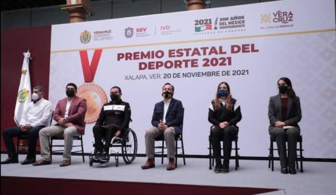 ENTREGAN PREMIO ESTATAL DEL DEPORTE A MEDALLISTAS