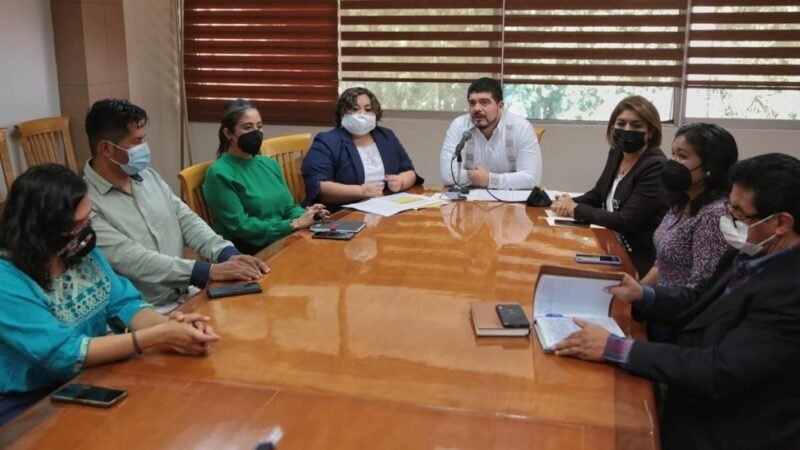 RECONOCE SEV A 60 ESTUDIANTES POR GANAR BECA PARA QUE CURSEN LA SECUNDARIA