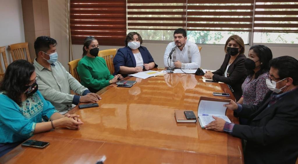 RECONOCE SEV A 60 ESTUDIANTES POR GANAR BECA PARA QUE CURSEN LA SECUNDARIA