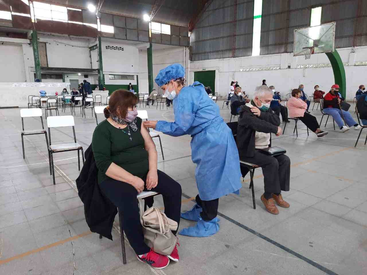 VACUNAR A TODOS ES MÁS URGENTE QUE LAS DOSIS DE REFUERZO: OMS