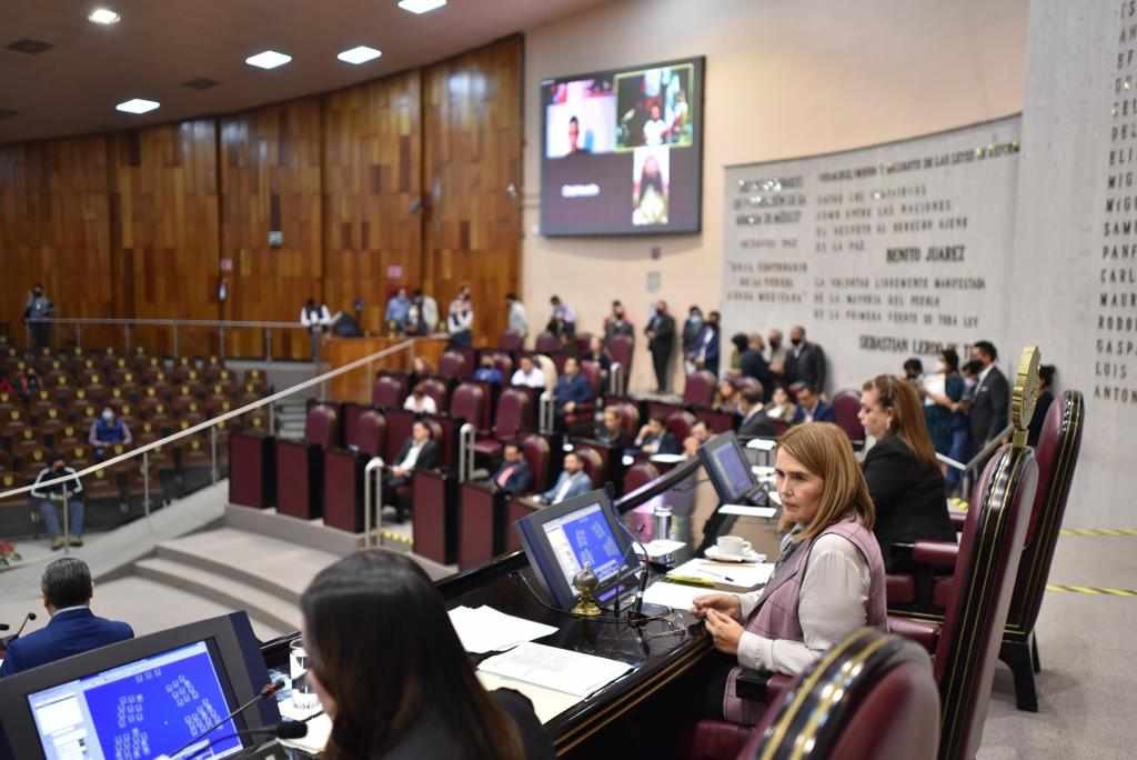 CONGRESO APRUEBA REDUCIR FINANCIAMIENTO A PARTIDOS