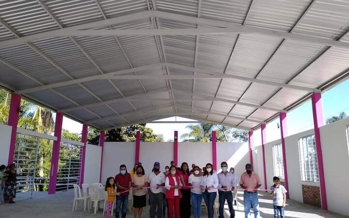 INAUGURA BALDINUCCI TEJEDA SALÓN SOCIAL EN LA LOCALIDAD DE TLAVICTEPAN