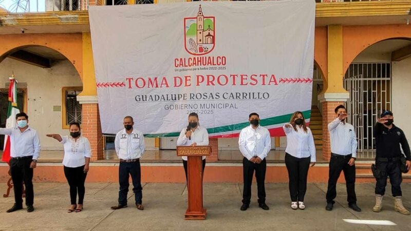 GUADALUPE ROSAS RINDE PROTESTA COMO ALCALDESA DE CALCAHUALCO