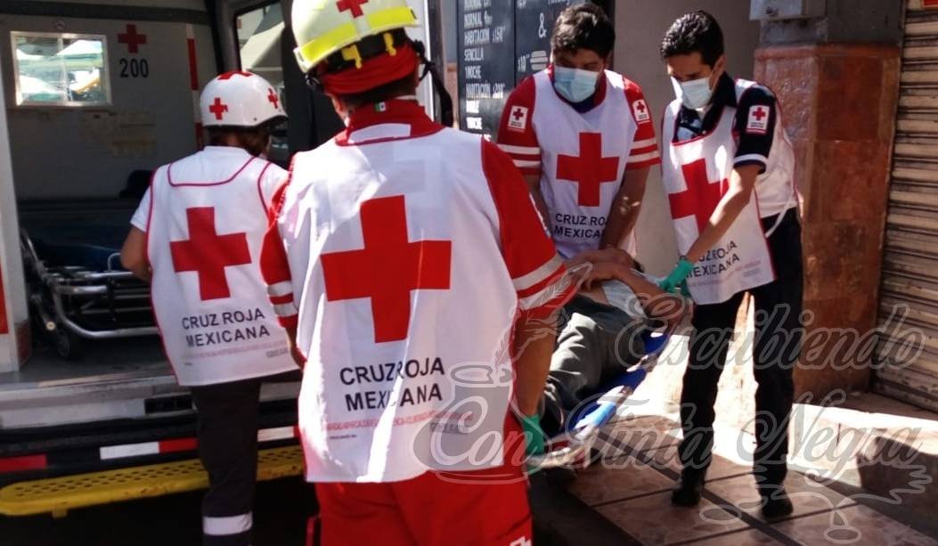 SEXO SERVIDORA LE ROBA SUS PERTENENCIAS