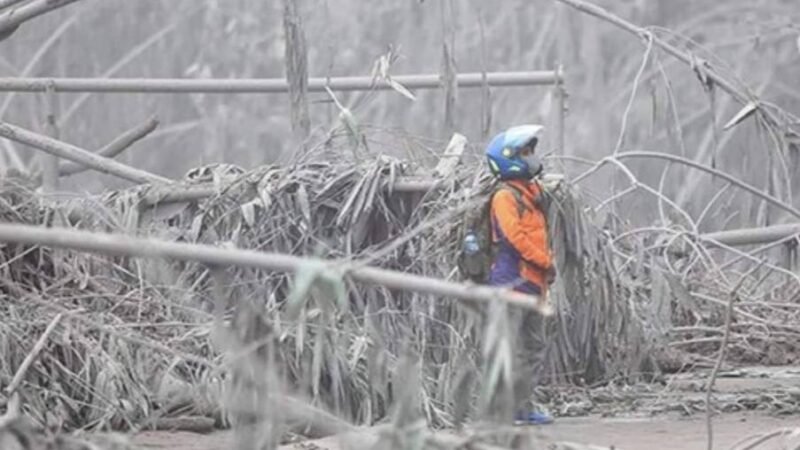SUMAN 13 MUERTOS POR ERUPCIÓN DE VOLCÁN