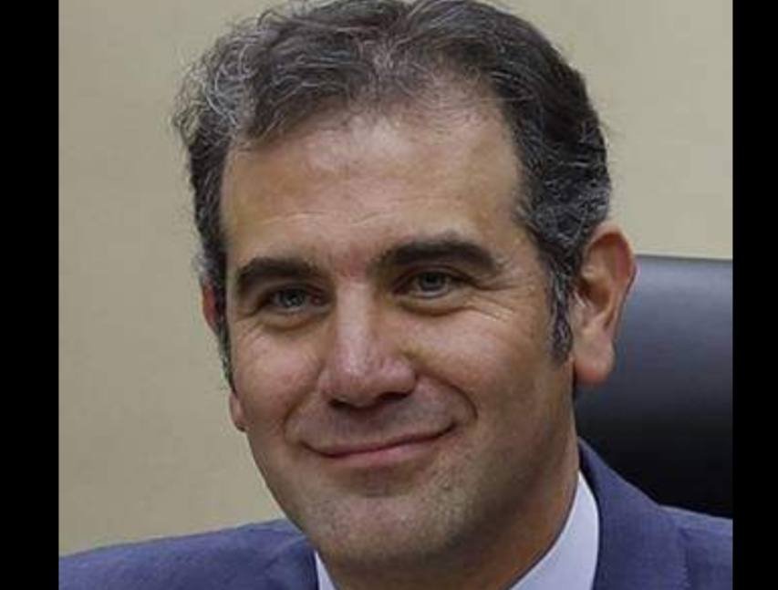 PRESIDENTE DEL INE SE DESCARTA COMO CANDIDATO