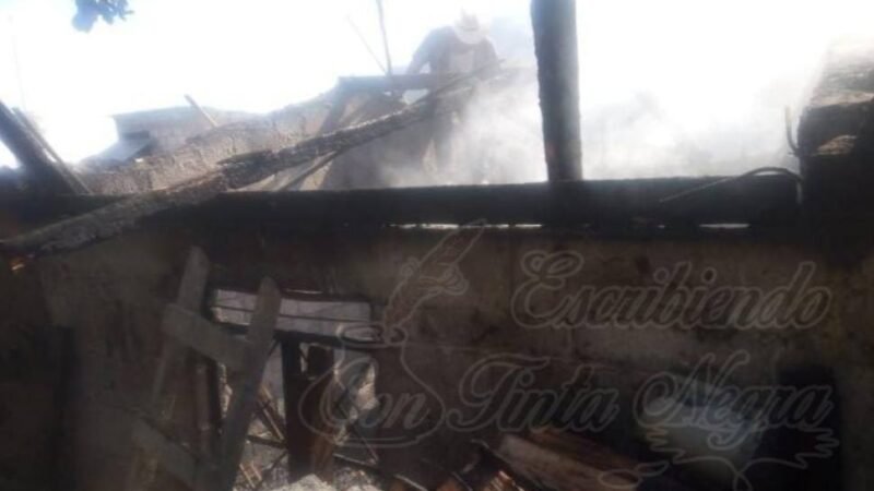 SE INCENDIA VIVIENDA EN ALPATLÁHUAC
