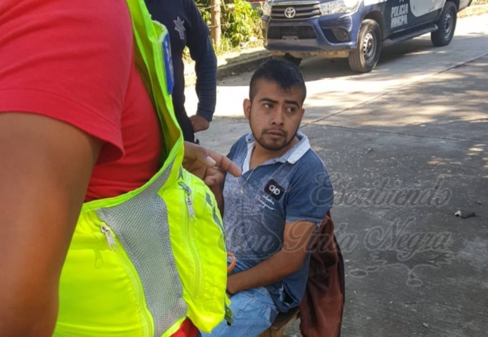 IMPACTA AUTO A MOTOCICLISTA