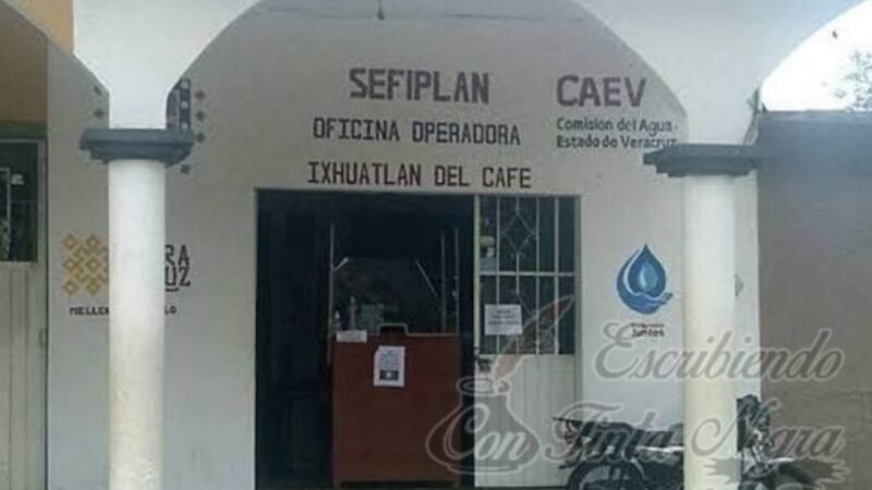 SE QUEDAN SIN AGUA EN IXHUATLÁN