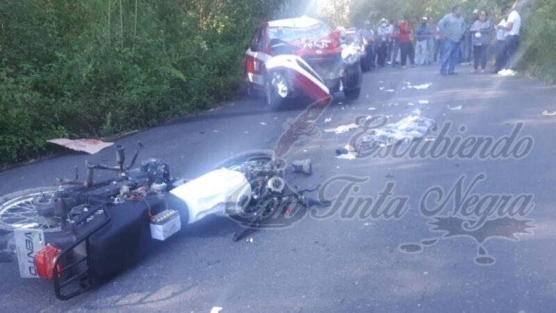 MUERE MOTOCICLISTA TRAS CHOCAR CONTRA TAXI