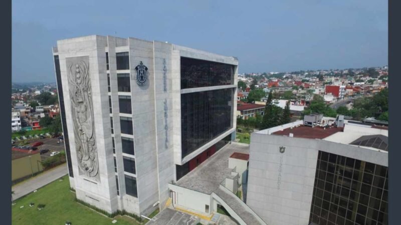 SANCIONA TRIBUNAL SUPERIOR A  JUECES