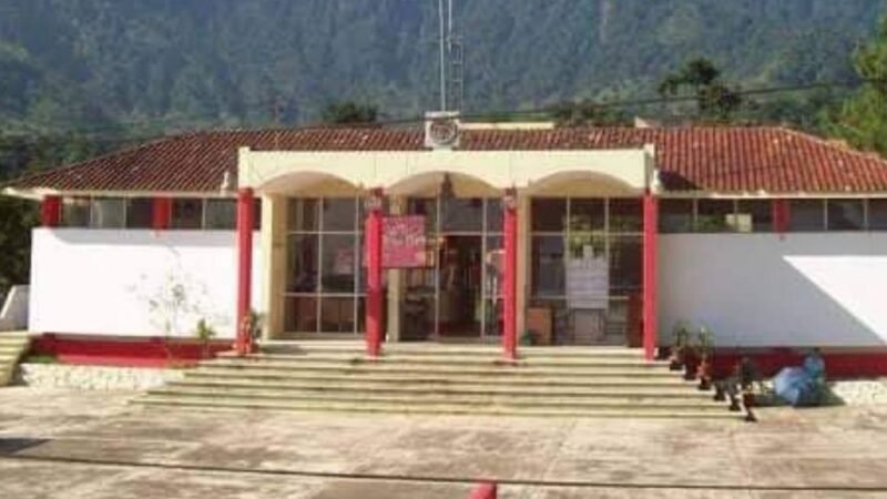 BALACERA DEJA UN POLICÍA MUERTO