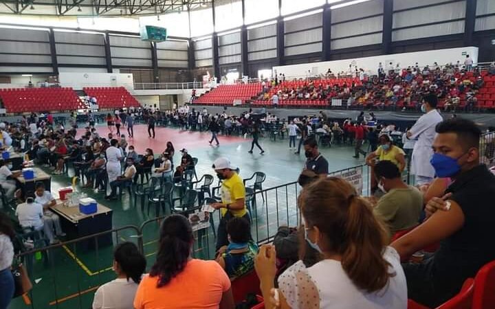 LLEGAN 19 MIL VACUNAS CONTRA COVID-19 PARA ADOLESCENTES Y REZAGADOS