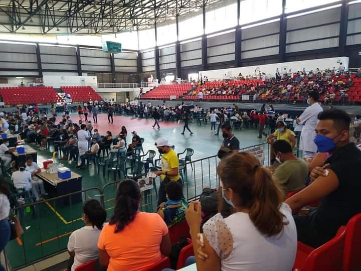 LLEGAN 19 MIL VACUNAS CONTRA COVID-19 PARA ADOLESCENTES Y REZAGADOS