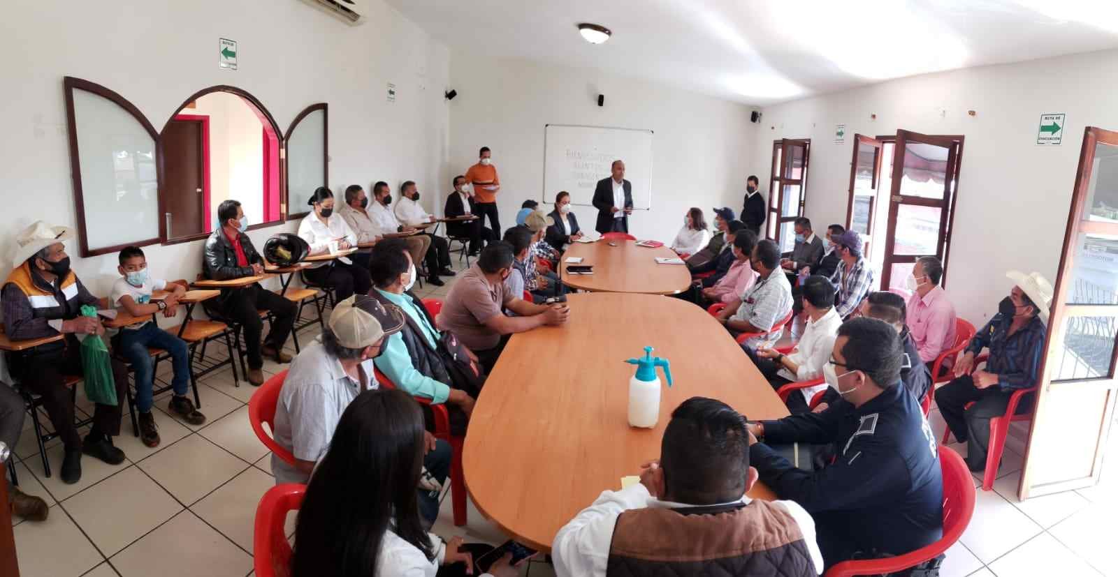 AGENTES MUNICIPALES Y VENTURA TRABAJARÁN JUNTOS PARA SACAR ADELANTE A HUATUSCO