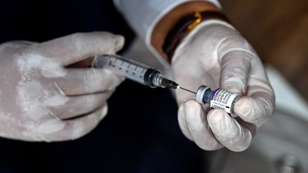 MODERNA ESPERA TENER UNA VACUNA CONJUNTA CONTRA GRIPE Y COVID EN 2023