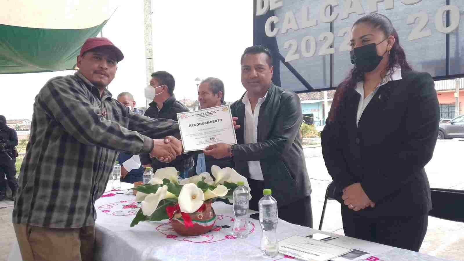 CELEBRAN PRIMERA EXPOSICIÓN DE ARTESANÍAS EN CALCAHUALCO