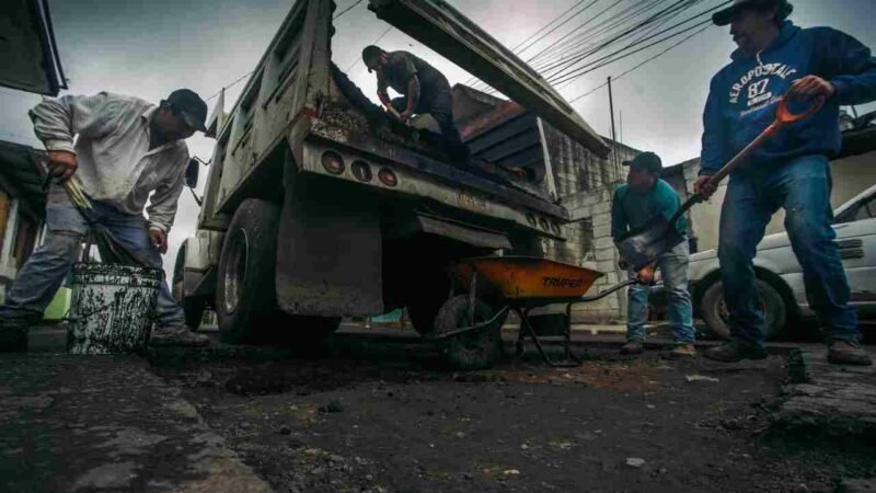 DAN MANTENIMIENTO A ESPACIOS PÚBLICOS
