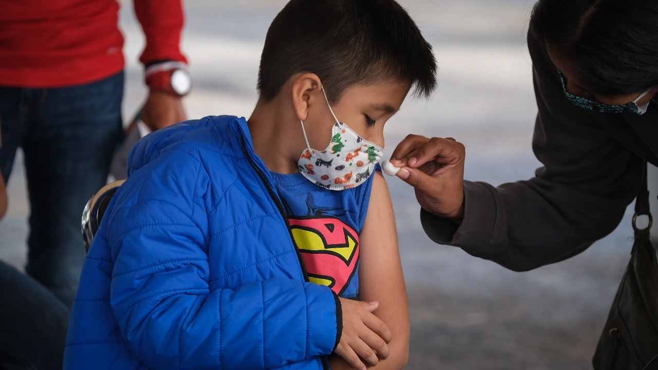 MÉXICO DEFIENDE SU PLAN DE VACUNACIÓN QUE NO CONTEMPLA A NIÑOS