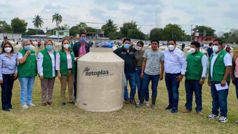 ENTREGAN TANQUES ROTOPLAS A FAMILIAS PASOMACHENSES