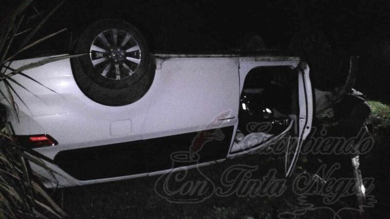 VUELCA EN LA ERMITA DE TOMATLÁN