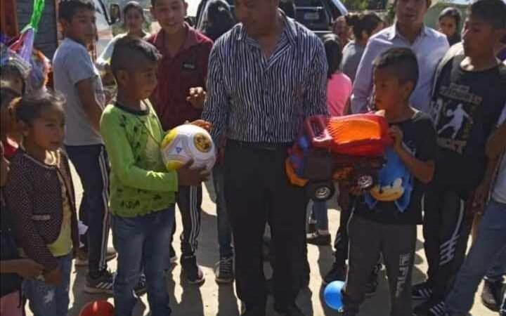 CELEBRA DIF DE CALCAHUALCO EL DÍA DE REYES