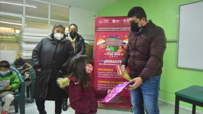 RECIBEN OBSEQUIOS NIÑOS DE PEROTE, ALTOTONGA, VILLA ALDAMA Y LAS VIGAS