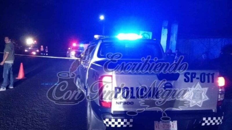 ARROLLA CAMIONETA A CAMPESINO