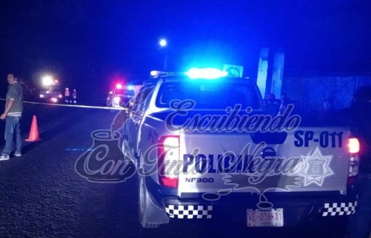 ARROLLA CAMIONETA A CAMPESINO