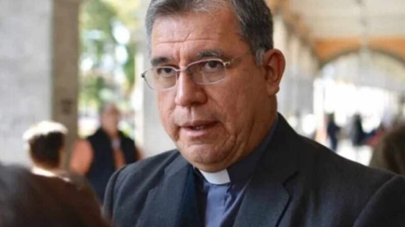 ADMINISTRACIONES EFICIENTES ESPERA IGLESIA DE AUTORIDADES ENTRANTES