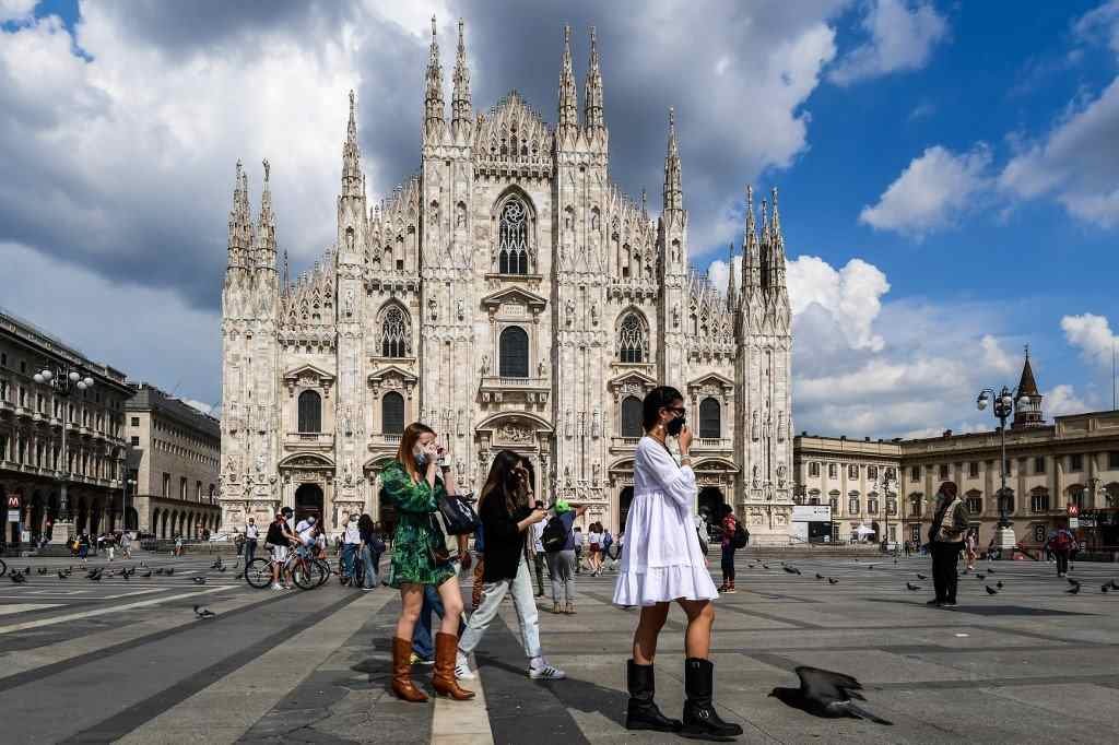 ITALIA MULTARÁ A LOS MAYORES DE 50 AÑOS QUE NO ESTÉN VACUNADOS DEL CORONAVIRUS