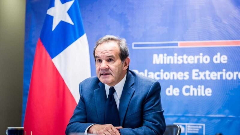 EL CANCILLER DE CHILE RENUNCIA TRAS CRÍTICAS POR AUSENCIA EN CRISIS MIGRATORIA