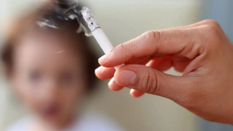 HASTA 10 AÑOS DE CÁRCEL A QUIEN INDUZCA O FACILITE FUMAR A UN MENOR