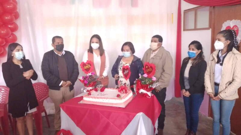 CELEBRAN BODAS COLECTIVAS EN TOMATLÁN