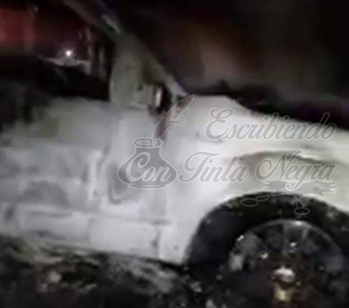 SE INCENDIA CAMIONETA; ENCUENTRAN CUERPO DENTRO