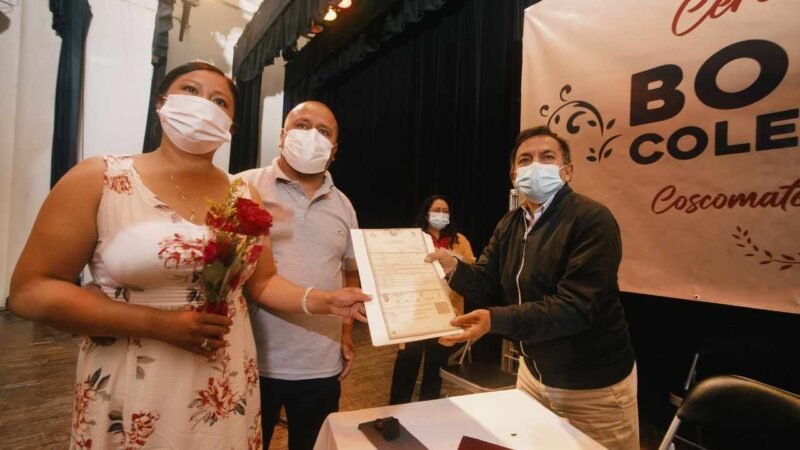 EN COSCOMATEPEC UNEN A 41 PAREJAS EN MATRIMONIO