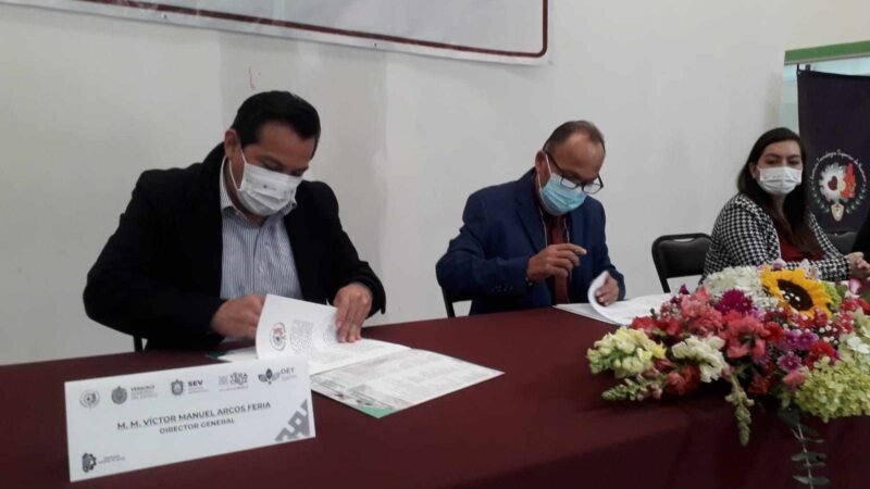 FIRMAN CONVENIO TEC DE HUATUSCO Y AYUNTAMIENTO