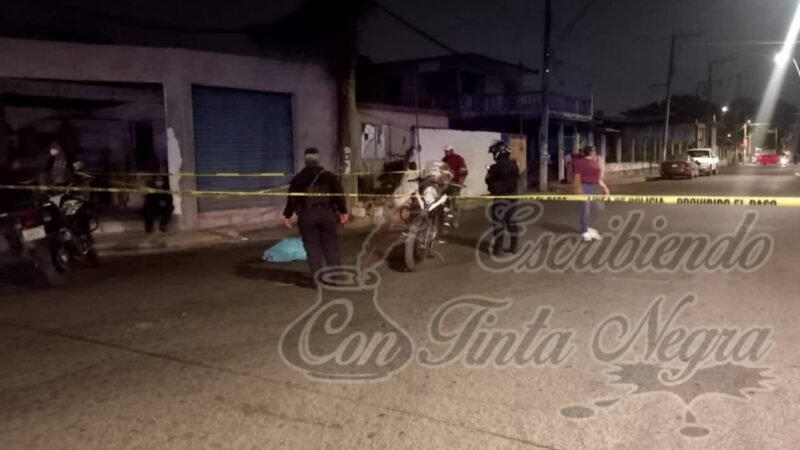 MOTOCICLETA ATROPELLA Y MATA A ANCIANA