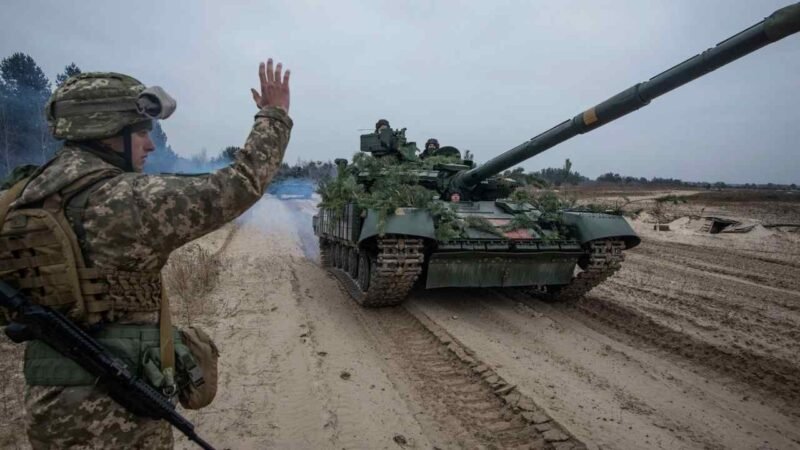 UCRANIA ASEGURA QUE RUSIA HA PERDIDO 2 MIL 800 SOLDADOS EN SU INVASIÓN