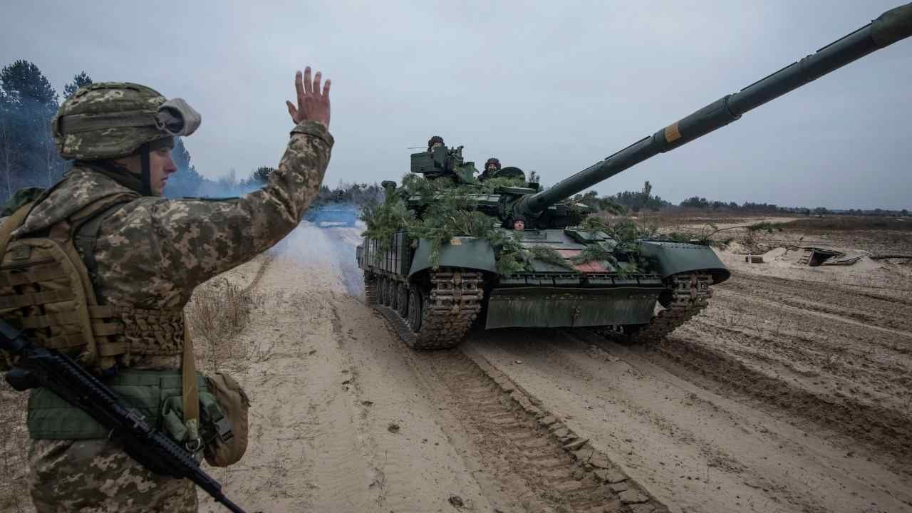 UCRANIA ASEGURA QUE RUSIA HA PERDIDO 2 MIL 800 SOLDADOS EN SU INVASIÓN