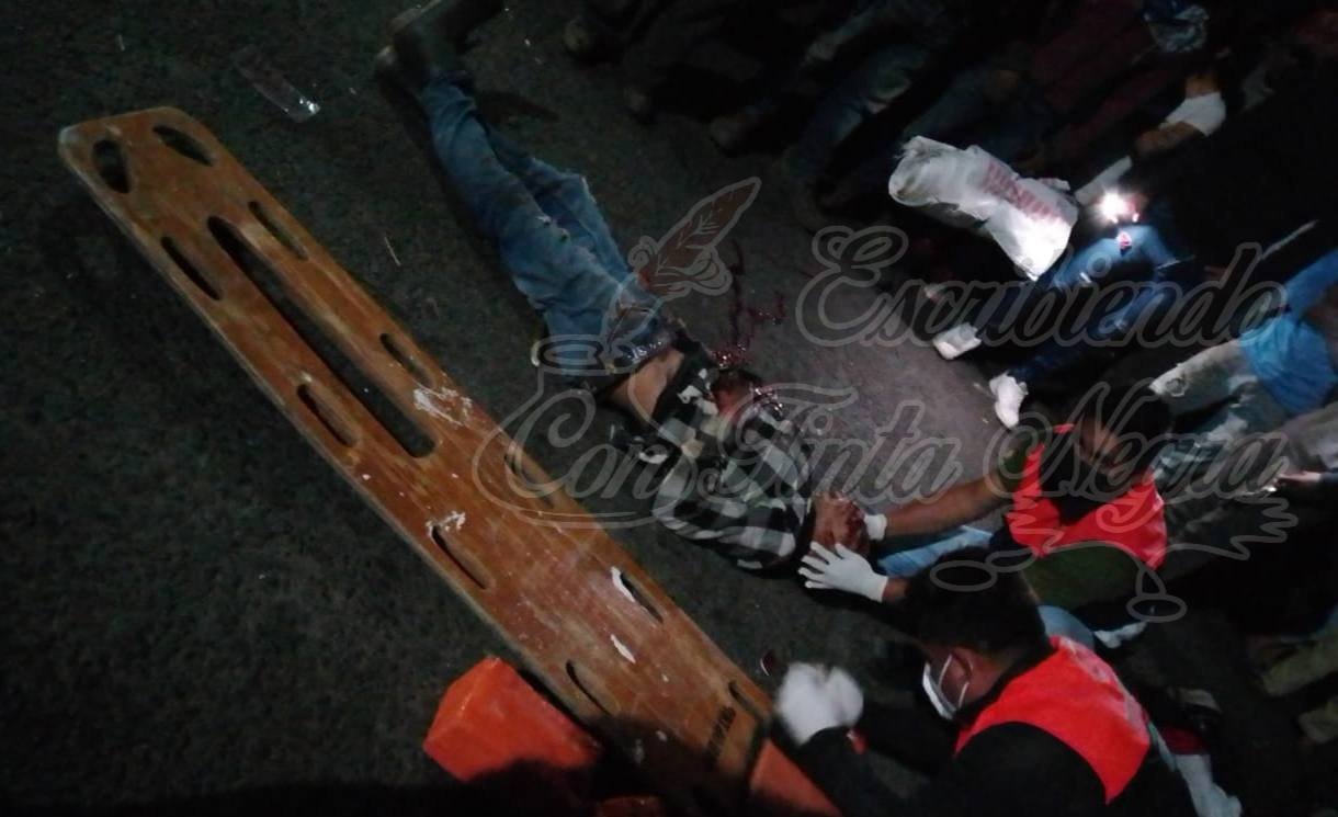 CHOCAN CHEVY Y MOTOCICLISTA EN OCOTITLÁN