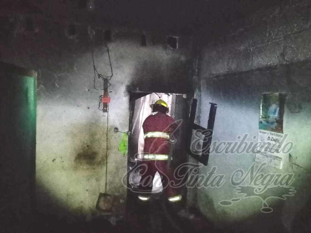 ARDE VIVIENDA EN TOMATLÁN