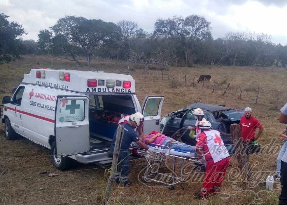 VUELCA FAMILIA EN LÍMITES DE TOTUTLA