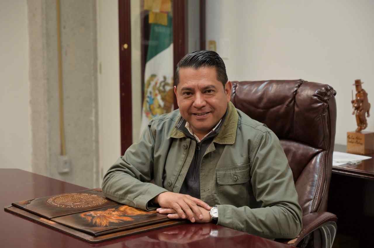 CUMPLEN AUTORIDADES MUNICIPALES CON ENTREGA DE INFORMACIÓN AL CONGRESO