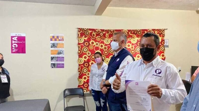 ENTREGAN CONSTANCIA A ALCALDE ELECTO DE TLACOTEPEC DE MEJÍA