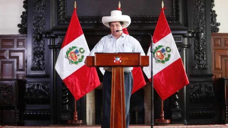 OPOSICIÓN DE PERÚ OFICIALIZA MOCIÓN PARA DESTITUIR AL PRESIDENTE CASTILLO