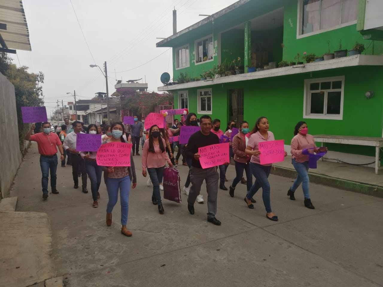 TODO EL APOYO A LAS MUJERES DE CALCAHUALCO