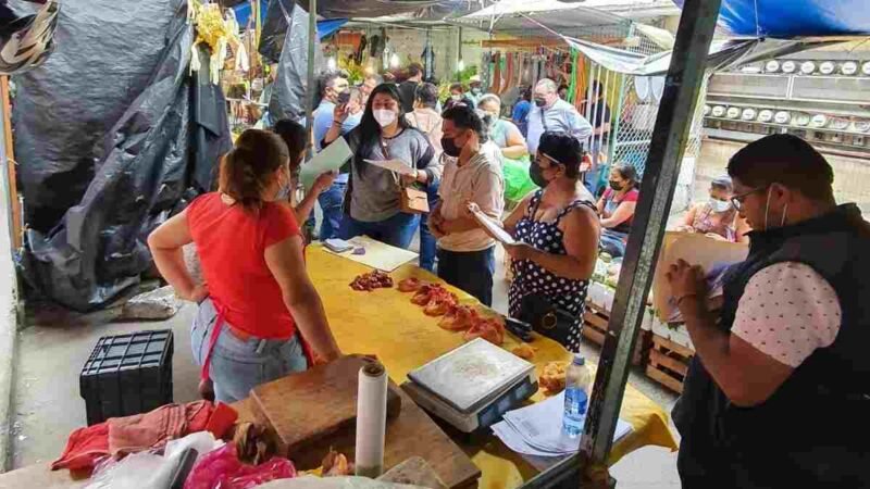 VERIFICAN PADRÓN DE VENDEDORES DE MERCADO REVOLUCIÓN
