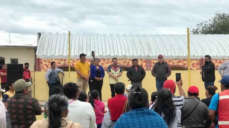 DIALOGA JUAN JAVIER GÓMEZ CAZARÍN CON EL PUEBLO DE OTEAPAN